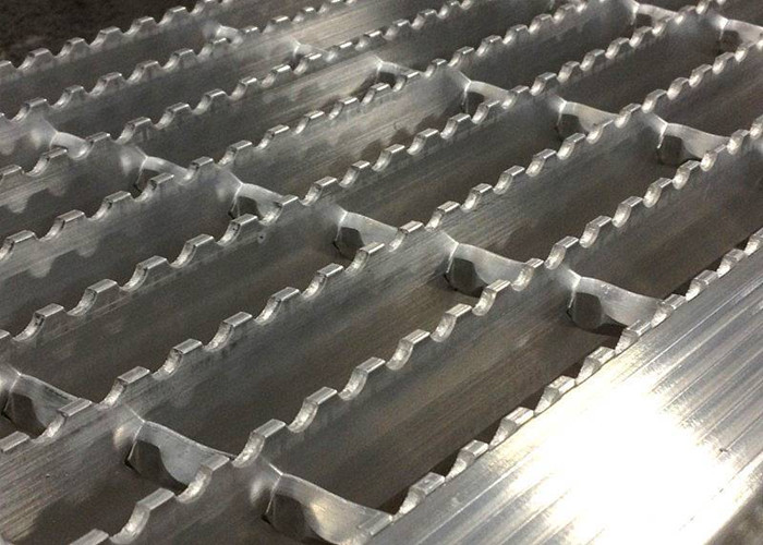 Serrated Bar Grating 36 Span Aluminum 48 X 1 Serrated Bar Grating 36 Span Aluminum 48 X 1