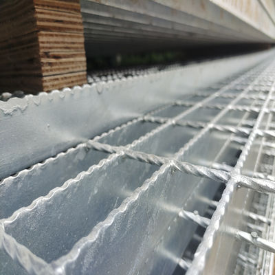 Stainless Steel Non-Slip Grating in 1000x1000mm Size for Industrial Flooring Solutions