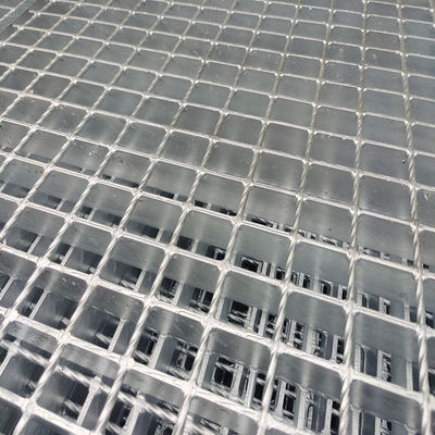 Bright Surface Hot Dip Galvanized 30x30mm Industrial Steel Grating In Silver
