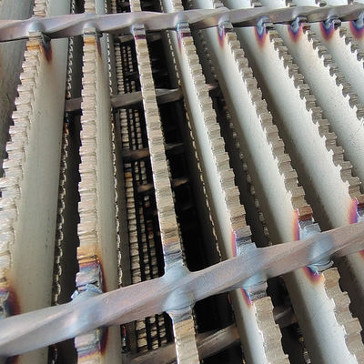 Galvanized steel driveway grating floor serrated steel grating (Variant 2)