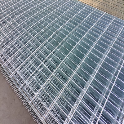 Catwalk Heavy Duty Steel Grating Serrated Anti Corrosion Construction Galvanized