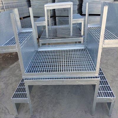 Anti Corrosion Industrial Steel Grating Anti Slip Stair Step Galvanized