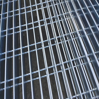 Oil Equipment Platform Serrated Galvanized Steel Grating 304/30/100