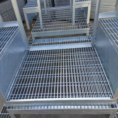 Oil Equipment Platform Serrated Galvanized Steel Grating 304/30/100