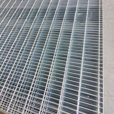 403/30/100 Galvanized Steel Rod Grating On Industrial Machinery Platforms
