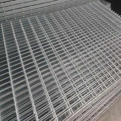 30mm Bearing Bar Spacing Non Slip Steel Grating Stainless Texture For Chemical Plants