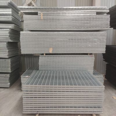 30mm Bearing Bar Spacing Non Slip Steel Grating Stainless Texture For Chemical Plants