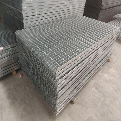 30mm Bearing Bar Spacing Non Slip Steel Grating Stainless Texture For Chemical Plants