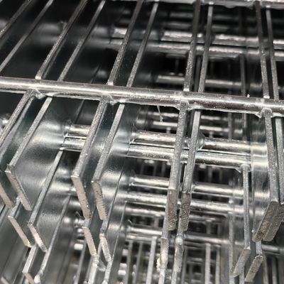 Cheap Convenient Hot Dipped Galvanized Serrated Grating 30 X 5 Mm Galvanized Toothed Steel Grating
