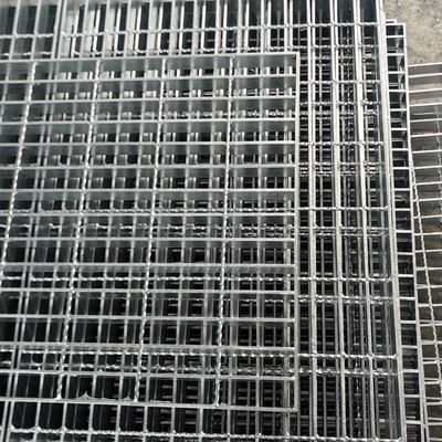 Machine Pressure Welded Flat Steel Grating / Gully Grating Modern Style Steel Floor Decking Grating
