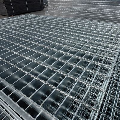 Heavy Duty Machine Pressure Welding Galvanized Steel Bar Grating With 3mm Cross Bar