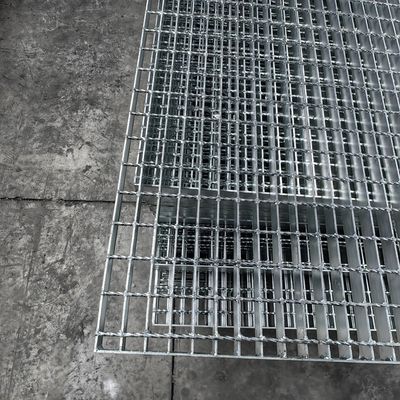 Heavy Duty Machine Pressure Welding Galvanized Steel Bar Grating With 3mm Cross Bar