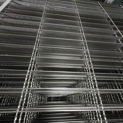 Smooth Surface Industrial Welded Steel Grating With 30mm Bearing Bar Pitch