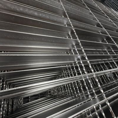 Smooth Surface Industrial Welded Steel Grating With 30mm Bearing Bar Pitch
