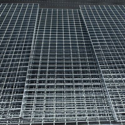 Customized Load Capacity Black Safety Grating Pedestrian Grating For Various Requirements