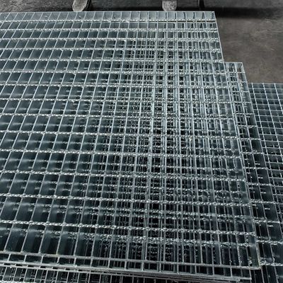 Customized Load Capacity Black Safety Grating Pedestrian Grating For Various Requirements