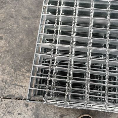 7mm Wire Pitch Anti Slippery Grating For Oil And Gas Industry