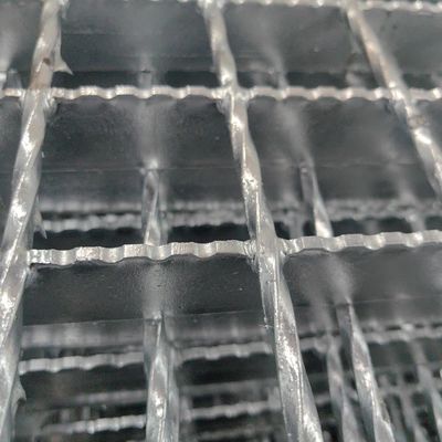 Silver Coated 30mm Bearing Bar Pitched / Spaced Galvanized Floor Steel Grating