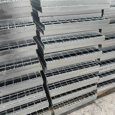 Heavy Duty Steel Floor Decking Grating With Machine Pressure Welded 30mm Flat Bar Bearing Pitch