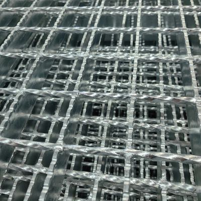 Heavy Duty Steel Floor Decking Grating With Machine Pressure Welded 30mm Flat Bar Bearing Pitch