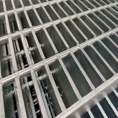 45mm Pitch 8mm Galvanized Steel Grating For Industrial Platforms