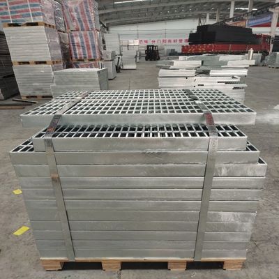 45mm Pitch 8mm Galvanized Steel Grating For Industrial Platforms