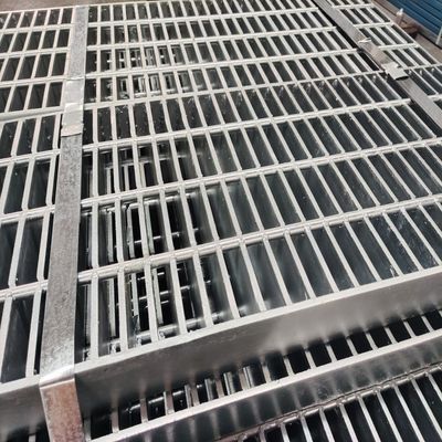 45mm Rectangular Bar Pitch Heavy Duty Steel Grating With Anti Slip