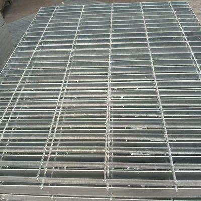 Serrated Bar Industrial Steel Grating Customized for Light Guards and Loading Ramps