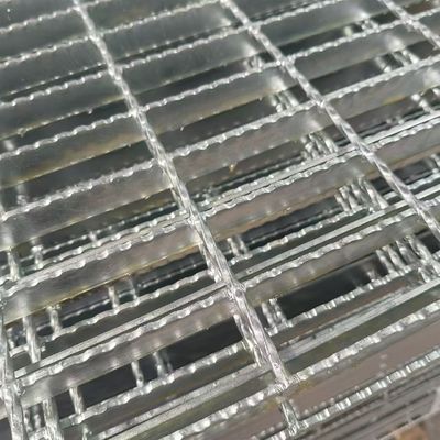 Corrosion-Resistant Heavy Duty Steel Grating with 50mm Bearing Bar Pitch