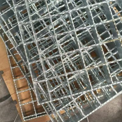 Various sizes of materials can be customized wear-resistant anti-slip steel grsting