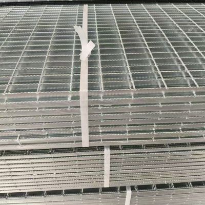 Large output, wide application range and long life of steel grating