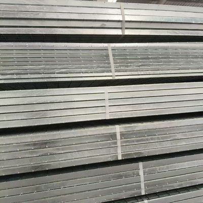 Fireproof, explosion-proof and wear-resistant good compression steel grating