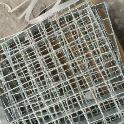 High precision and size control to effectively complete customer custom requirements of steel grid