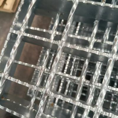 Machine cutting, a variety of welding methods of fireproof steel grid