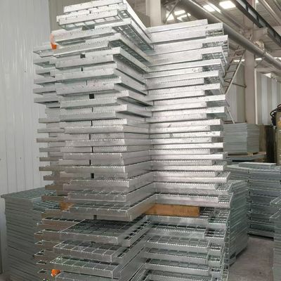 We can lay the steel grid for the road in the farm Anti-corrosion and anti-extrusion