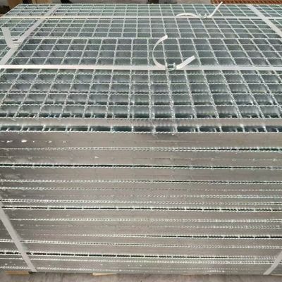 We can lay the steel grid for the road in the farm Anti-corrosion and anti-extrusion