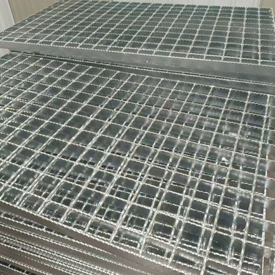 Torque resistance, high hardness and uniform force of anti-corrosion steel grid