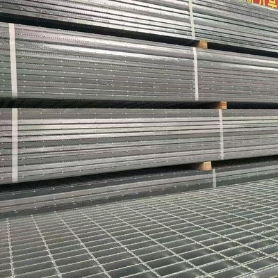 Steel grid plate with anti-slip and anti-wind drainage, which can be used for a long time in the mine