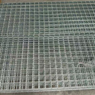 Steel grid plate with anti-slip and anti-wind drainage, which can be used for a long time in the mine