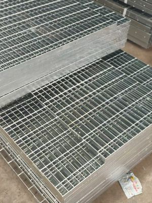 About the zigzag steel grating used in the machining shopNon-slip light weight
