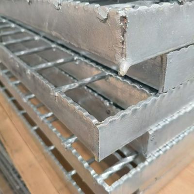 Ventilated and Heat-Dissipating Steel Grid Plate for Optimal Performance and Efficiency