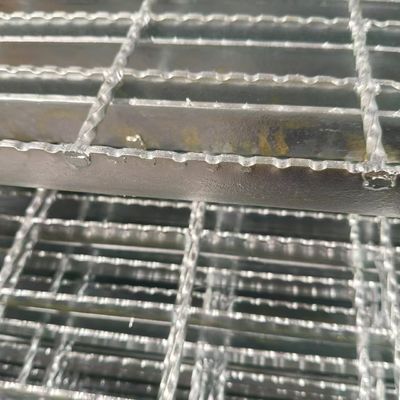 Ventilated and Heat-Dissipating Steel Grid Plate for Optimal Performance and Efficiency