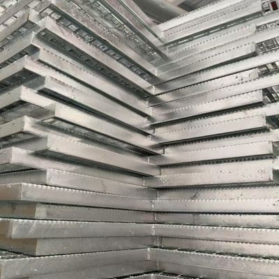 Ventilated and Heat-Dissipating Steel Grid Plate for Optimal Performance and Efficiency