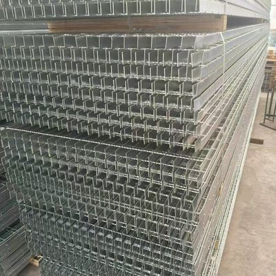 Full Size Custom Strong Non Slip Grid Mesh Welding Process