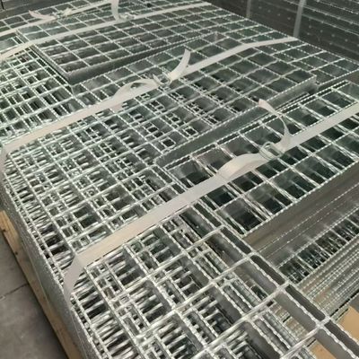 YB/T4001-2007 Heavy Duty Plain Serrated Metal Grating With 40mm Bearing Bar Pitch