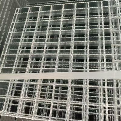 YB/T4001-2007 Heavy Duty Plain Serrated Metal Grating With 40mm Bearing Bar Pitch