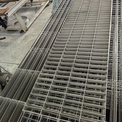 3mm Cross Bar Non Slip Industrial Welded Steel Grating with YB/T4001.1-2007 Standard