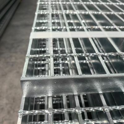 Smooth Silver Bearing Bar Galvanized Flat steel grating with 3mm Crossbars