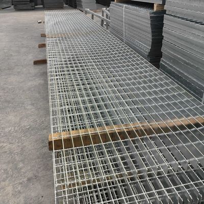 30mm Pitch 30mm Space Bar Grating Mesh / Flat Steel Grating Flat Bar Flooring