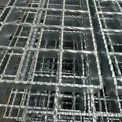 Welded Steel Grating 30mm Pitch Bearing Bars For Welding Process Bright Surface YB/T4001.1-2007